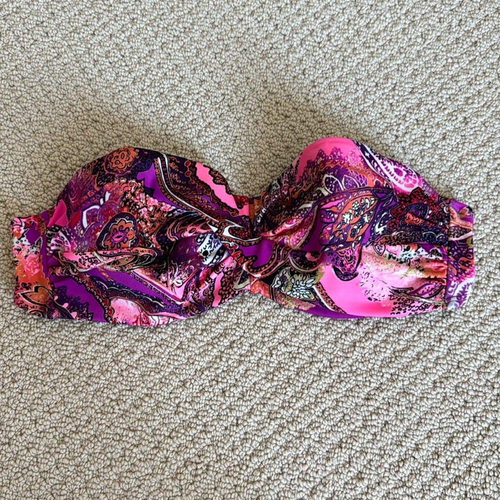 Victoria’s Secret size 34 D swimsuit bra